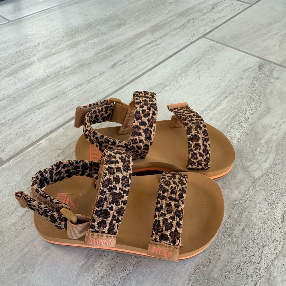 Reef Kids Sandals - Tan with Leopard Print